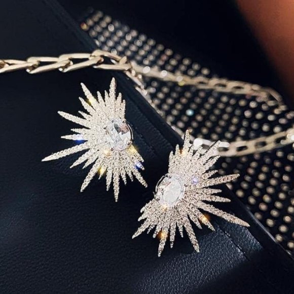 New 925 Radiation Sparkling Silver Plated Rhinestone Spikes Stud Earing - Picture 6 of 7